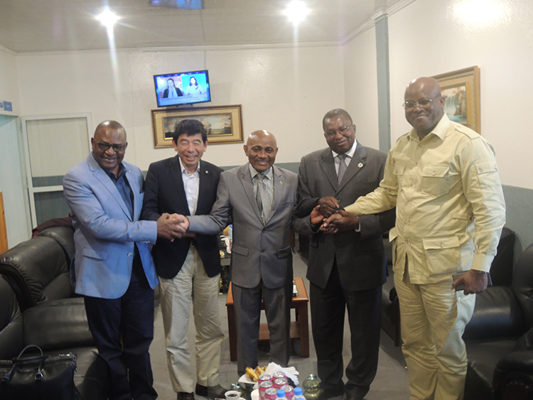 image 10e édition des directeurs généraux de douanes de l’UA / Albert M. Muchanga et Kunio Mikuriya se trouvent déjà à Moroni